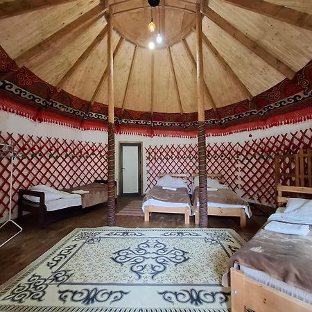 Happy Nomads Yurts & Hostel Каракол Екстериор снимка