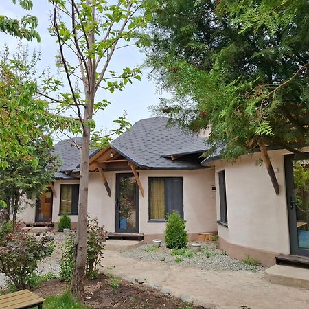 Happy Nomads Yurts & Hostel Каракол Екстериор снимка