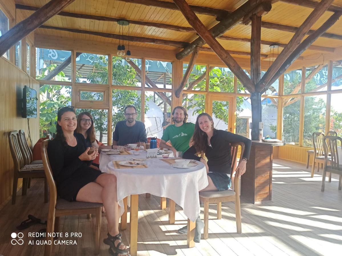 Happy Nomads Yurts & Hostel Каракол Екстериор снимка