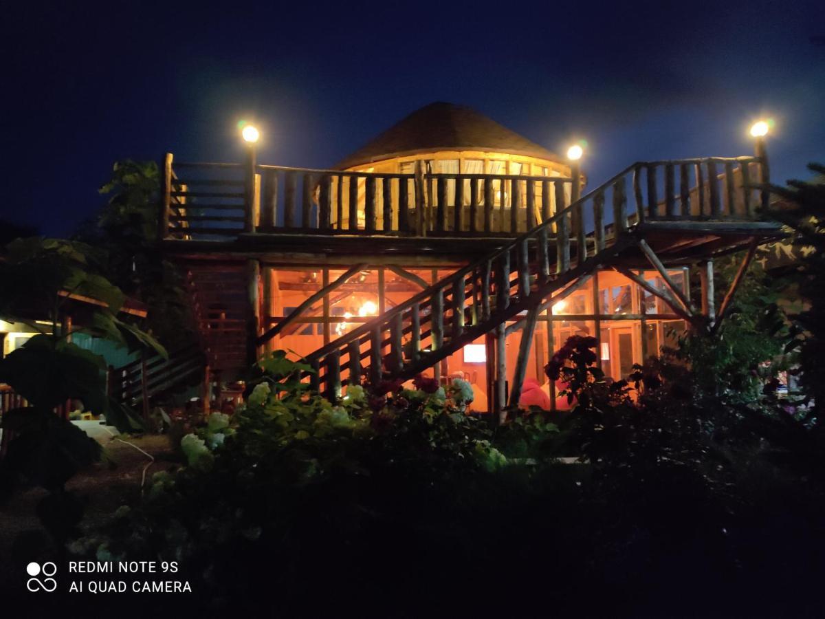 Happy Nomads Yurts & Hostel Каракол Екстериор снимка