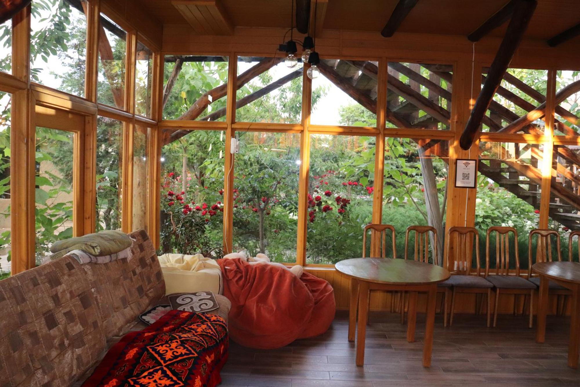 Happy Nomads Yurts & Hostel Каракол Екстериор снимка