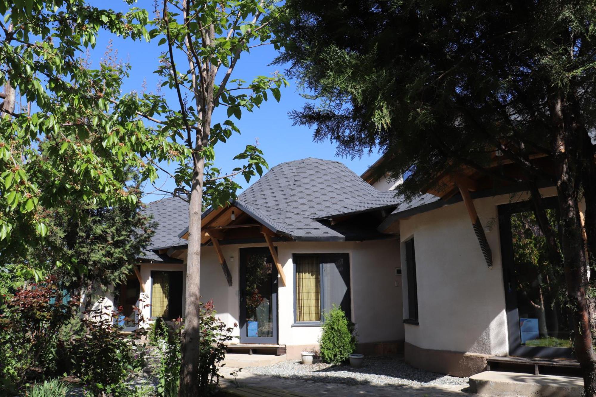 Happy Nomads Yurts & Hostel Каракол Екстериор снимка